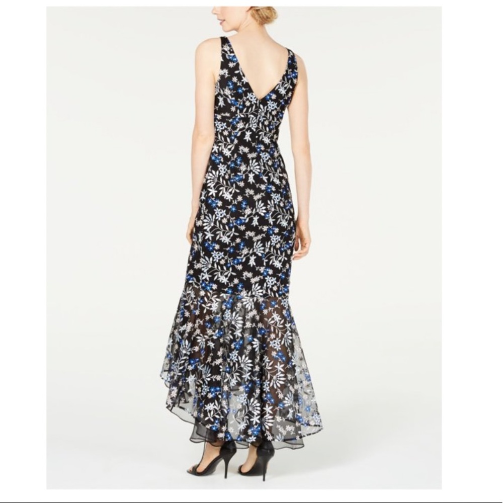 STUNNING EVENING GOWN